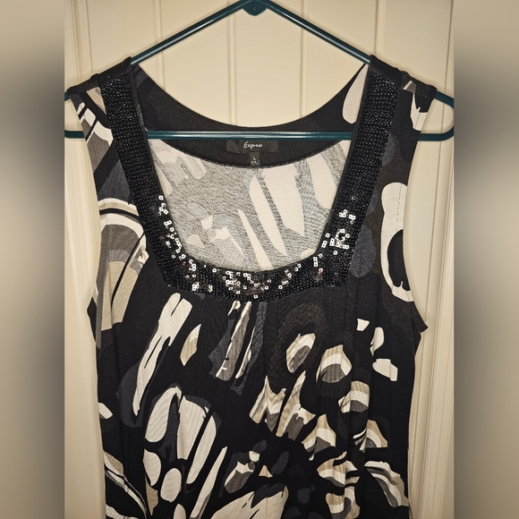 《EXPRESS》Floral Mini Dress 🥻👗《Large》 Sequin Neckline & Trim 🛒 - Picture 7 of 14